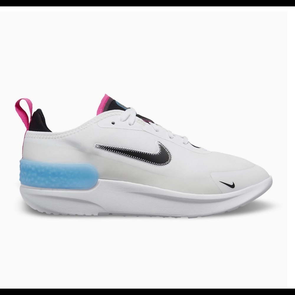 Nike Amixa Women's Sneaker (NWT)